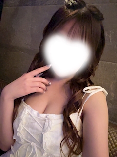 なな【上野epic】「👗⟡.·」