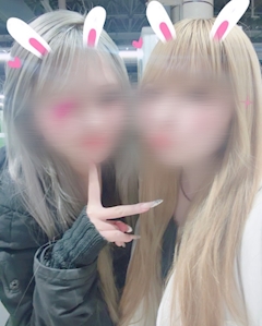 りお「👩🏼‍❤️‍💋‍👩🏼」