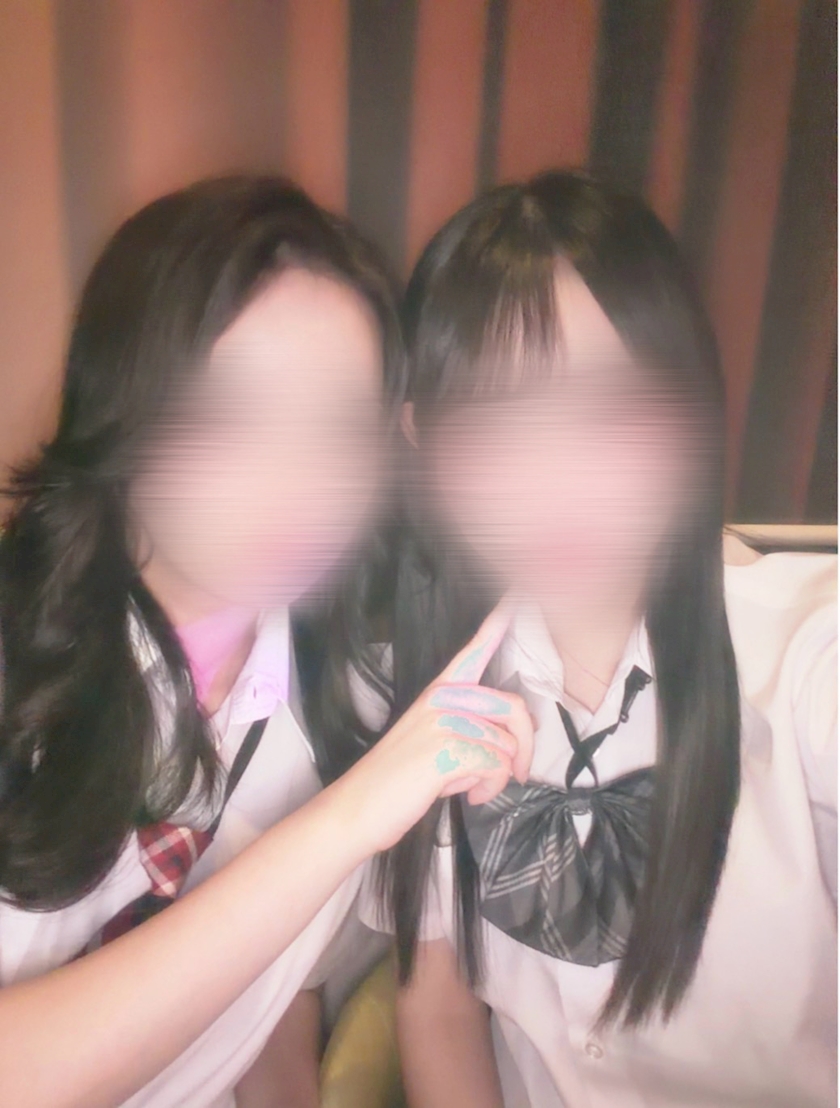 キャスト同士で撮影した仲良し写真
