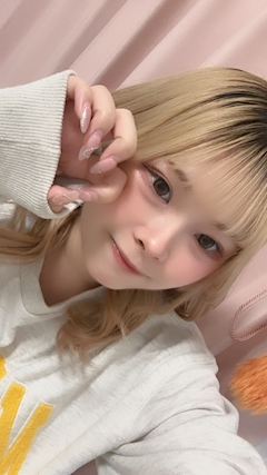 まなᩚ「ネイル変えたい😬」