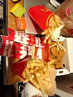 このみ「営業後の爆語り会楽しすぎて定期開催希望✋🏻✋🏻✋🏻」