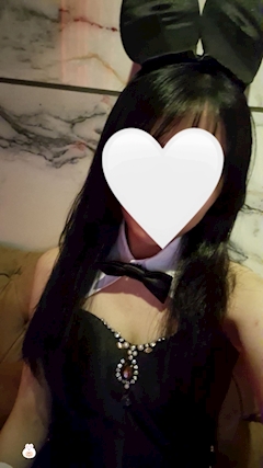 新人さやバニーガール「髪色かわりました🖤」