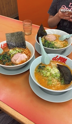 かの🖤˚✧₊