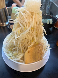 ゆら「二郎系たべたよーー」