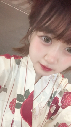 プロフィール写真3・もも｜キミとなら堕ちてもいい・キミトナラオチテモイイ - 新宿三丁目のコンカフェ