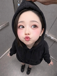れな「最近よく見る、、、👀」