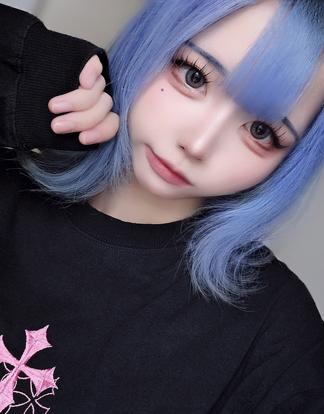 やむ。
