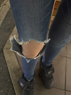 (/・ω・)/ダメージスキニージーンズ大好きだけどどんどん穴が広がっていく件について