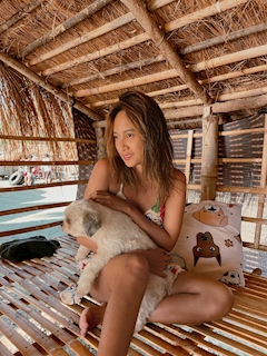 プロフィール写真3・YURI｜club 花水木・ハナミズキ - 名古屋 栄のインターナショナルパブ