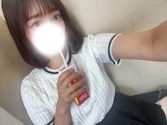 👩🏻‍🎤あいり🐩🧁🤍「お昼の部 夜の部両方います😻」