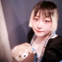 最近ブログを始めた女の子