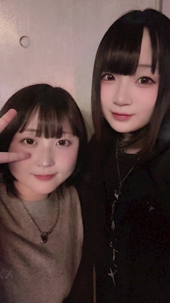 しおり「(⑉• •⑉)」