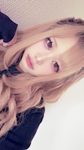 ひ な