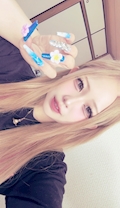 ひ な