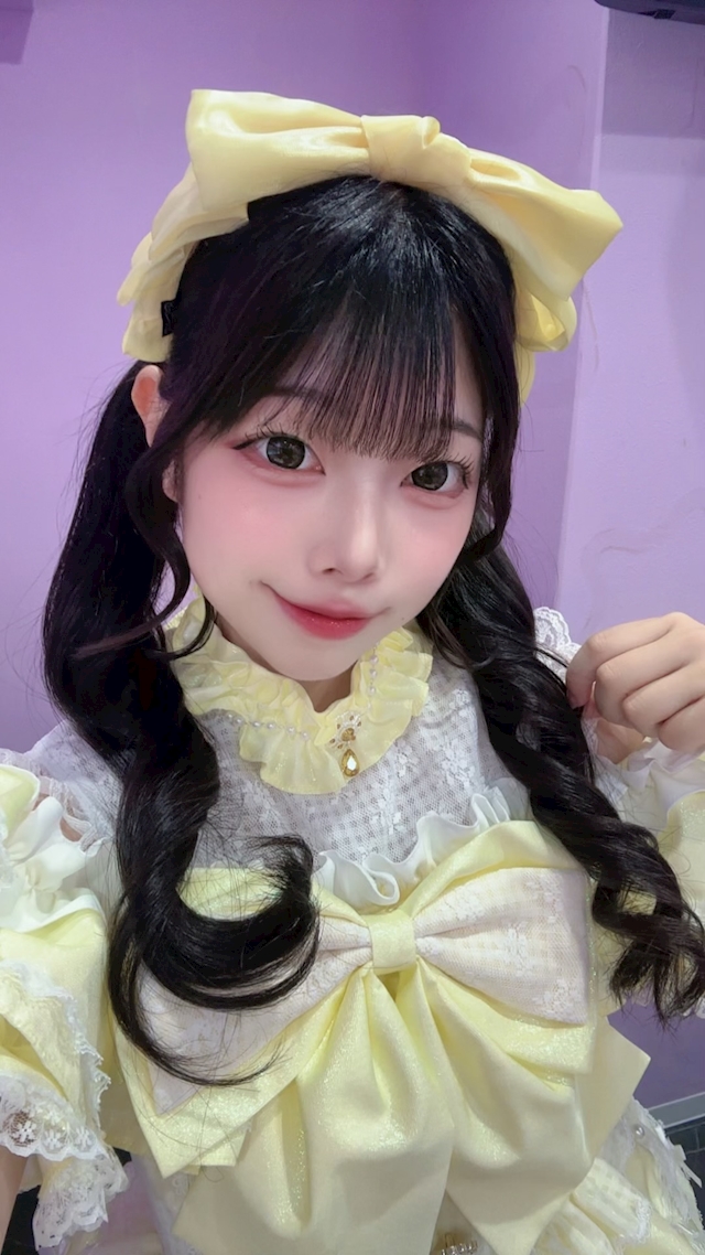 にこ Witchy Wink