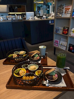 るる「しゅっきんです🥂✨」