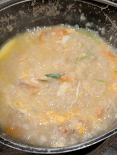 やん