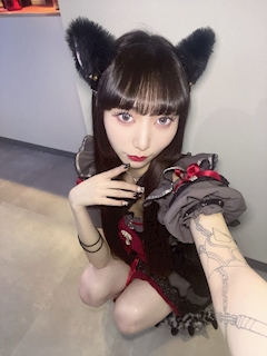 にこ