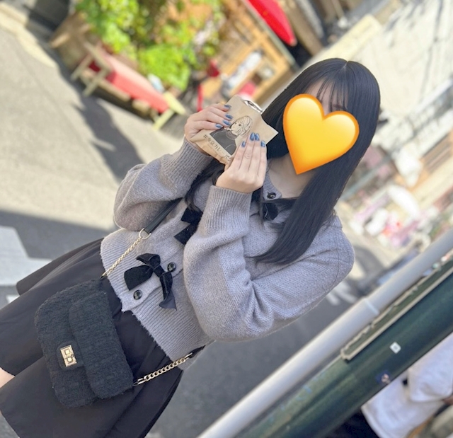 もも CLUB LOUVRE