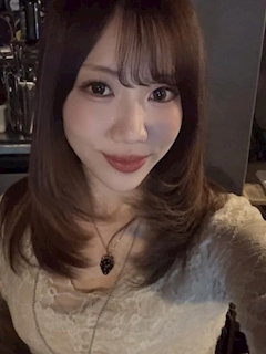 プロフィール写真3・かな｜Girls Bar SKYPIA Lumina・スカイピア ルミナ - 池袋西口のガールズバー
