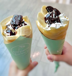 ナギ「クレープ🍨食べたよ🫶🏻‎🤍」