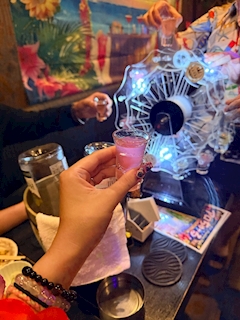 🩷じゃりんこすずの日常🩷「昨日はほんとにありがとうございました🥂🫧すごく楽しくて嬉しくて最高な夜でした✌🏻✨ずっと笑ってて叫び過ぎて今朝は声が出てません😶」
