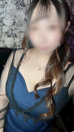 プロフィール写真2・芹野るな｜リスグラシュー - すすきのスナック