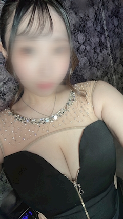 プロフィール写真1・芹野るな｜リスグラシュー - すすきのスナック