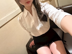 プロフィール写真2・すず🎀🕸️｜BAR M.O.C.・エムオーシー - 広島市（流川）のガールズバー