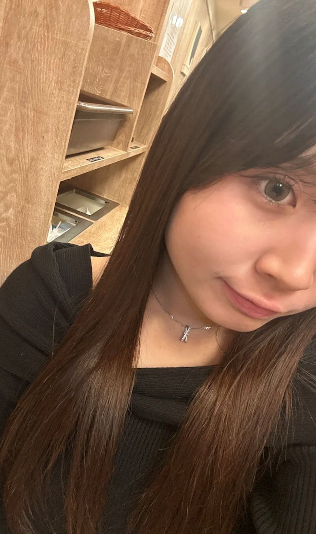プロフィール写真3・ゆり【池袋　vivid cafe】｜