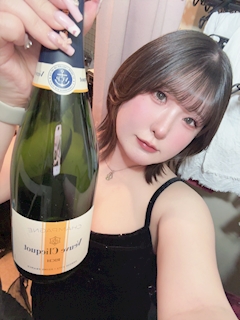 プロフィール写真2・星崎 倖愛|Club Deal・ディール - すすきのパブ