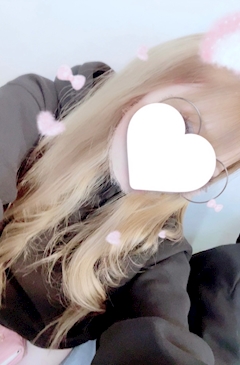 りり「はじめまして♡‎(>∨<)」
