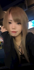 茜