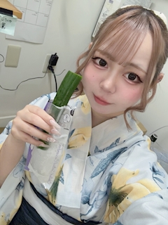 すずか「今年もきゅうり食べてます🥒」