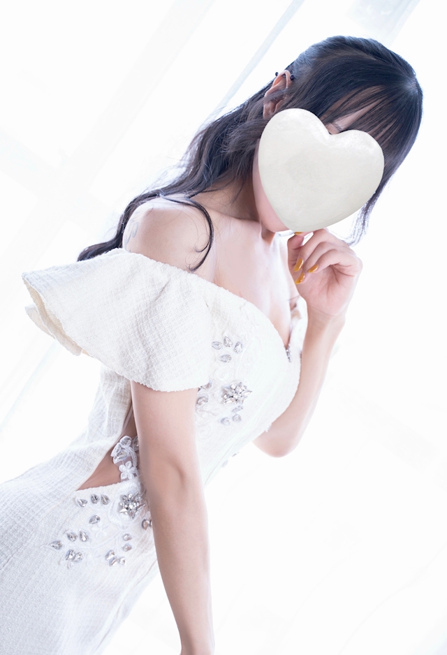 小鳥遊 ゆあ