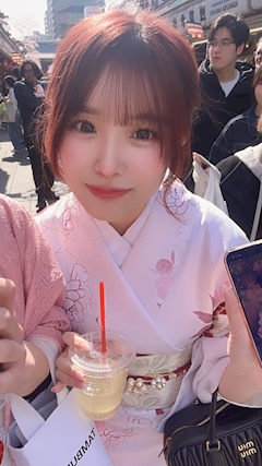 プロフィール写真2・りと|新橋キャバクラ キング・アンド・クイーン