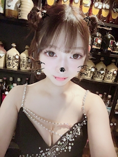 あやね🖤I's「キティちゃんが可愛すぎる❤️💛🖤🤍」