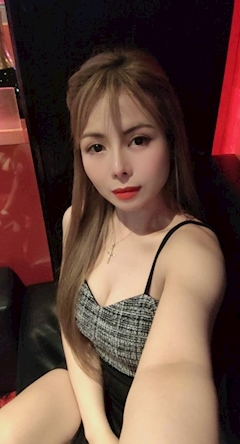 プロフィール写真5・ジュリア｜CLUB SWAG・スワッグ - 中洲のインターナショナルパブ