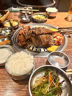 あまね「お肉食べた🍴♬」