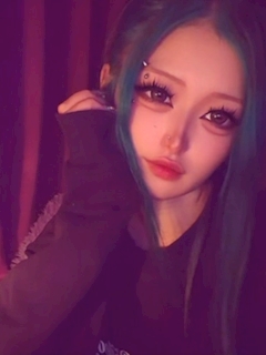 もも @vex🥂💞