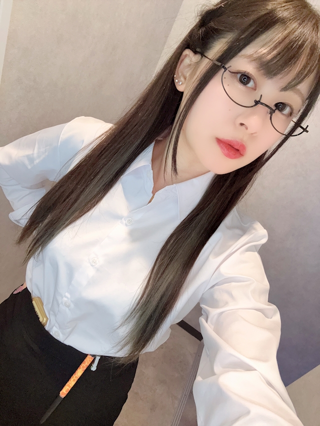 めろ OL Cafe & BAR まるのうち
