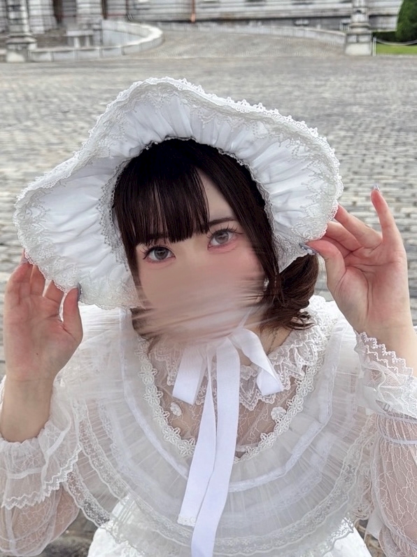 めろ GIRLS BAR Queen Bee