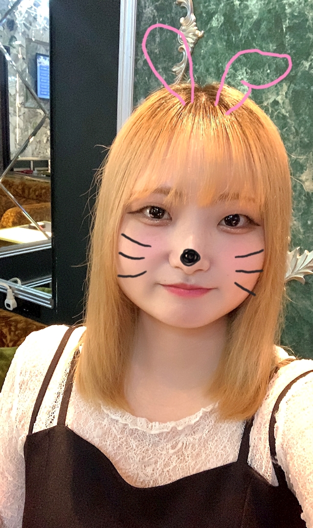 あいな Ravi