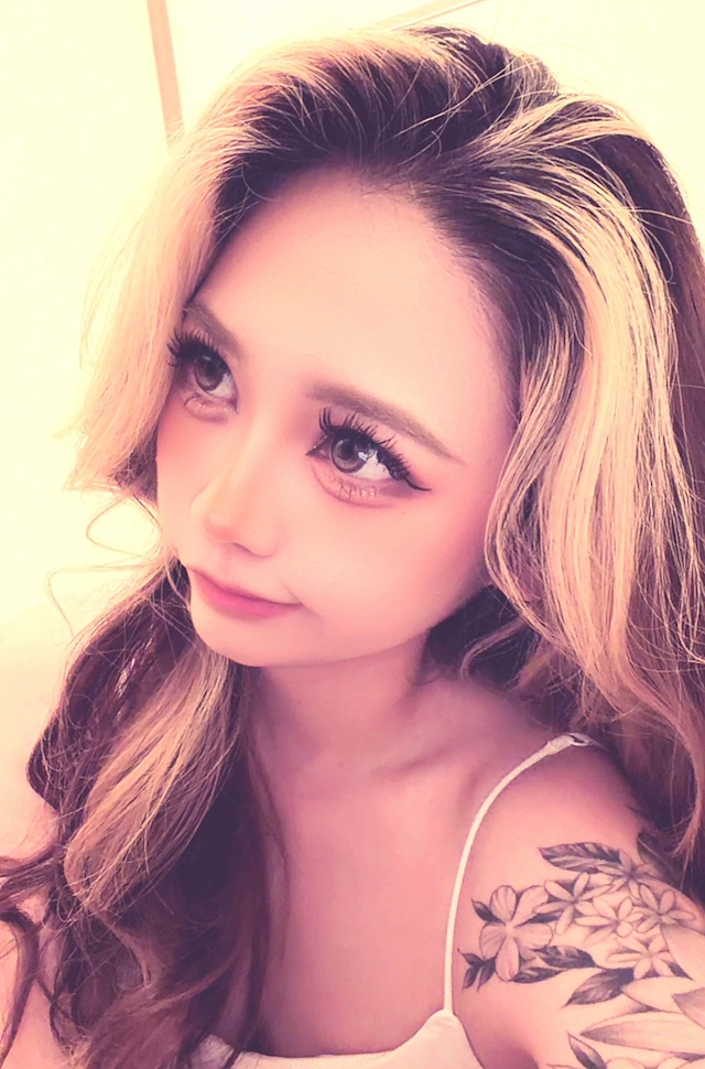 プロフィール写真1・カリナ|