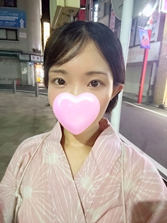 ゆうり「日曜だけど営業してます♩」