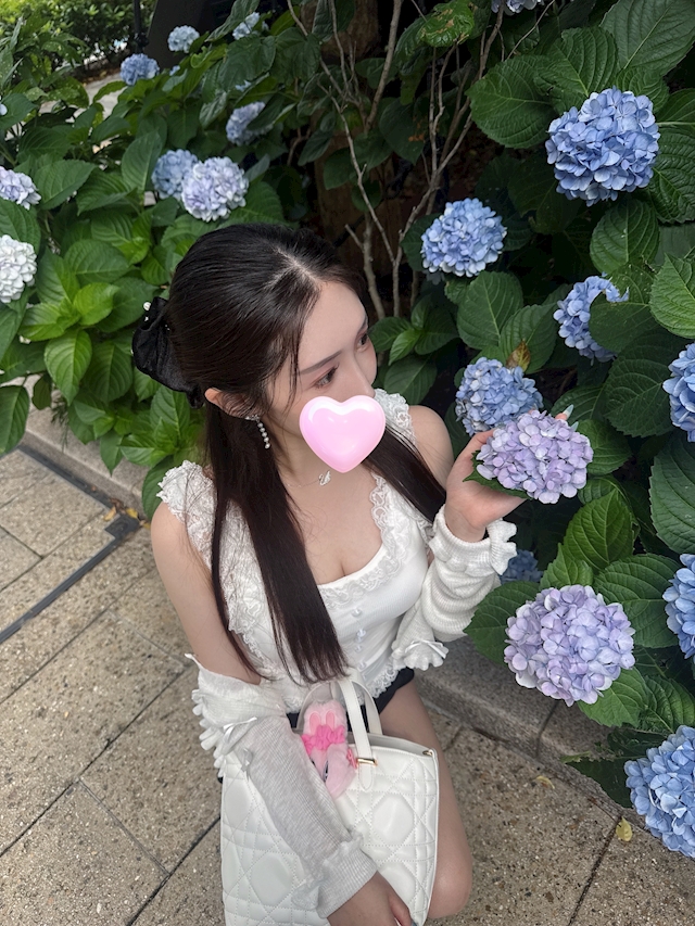 みる GLAMOROUS GARDEN