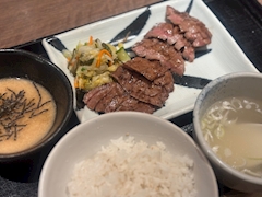 つき