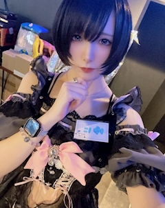 ゆに「昨日盛れた😸」