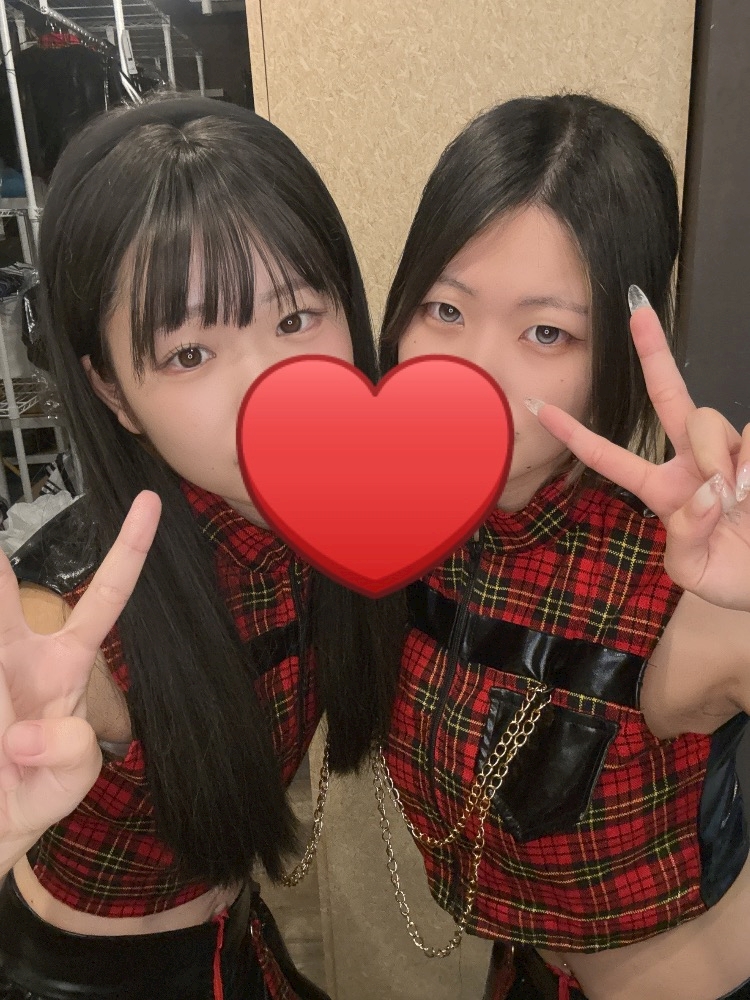キャスト同士で撮影した仲良し写真