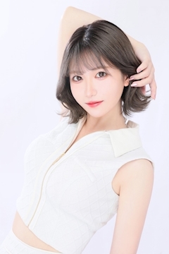 プロフィール写真1・かえで｜NEW CLUB 王華・ニュークラブオウカ - すすきののニュークラブ（キャバクラ）